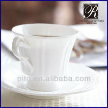 Кофейная чашка и блюдце из китайского фарфора